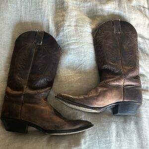 brown leather cowgirl boots